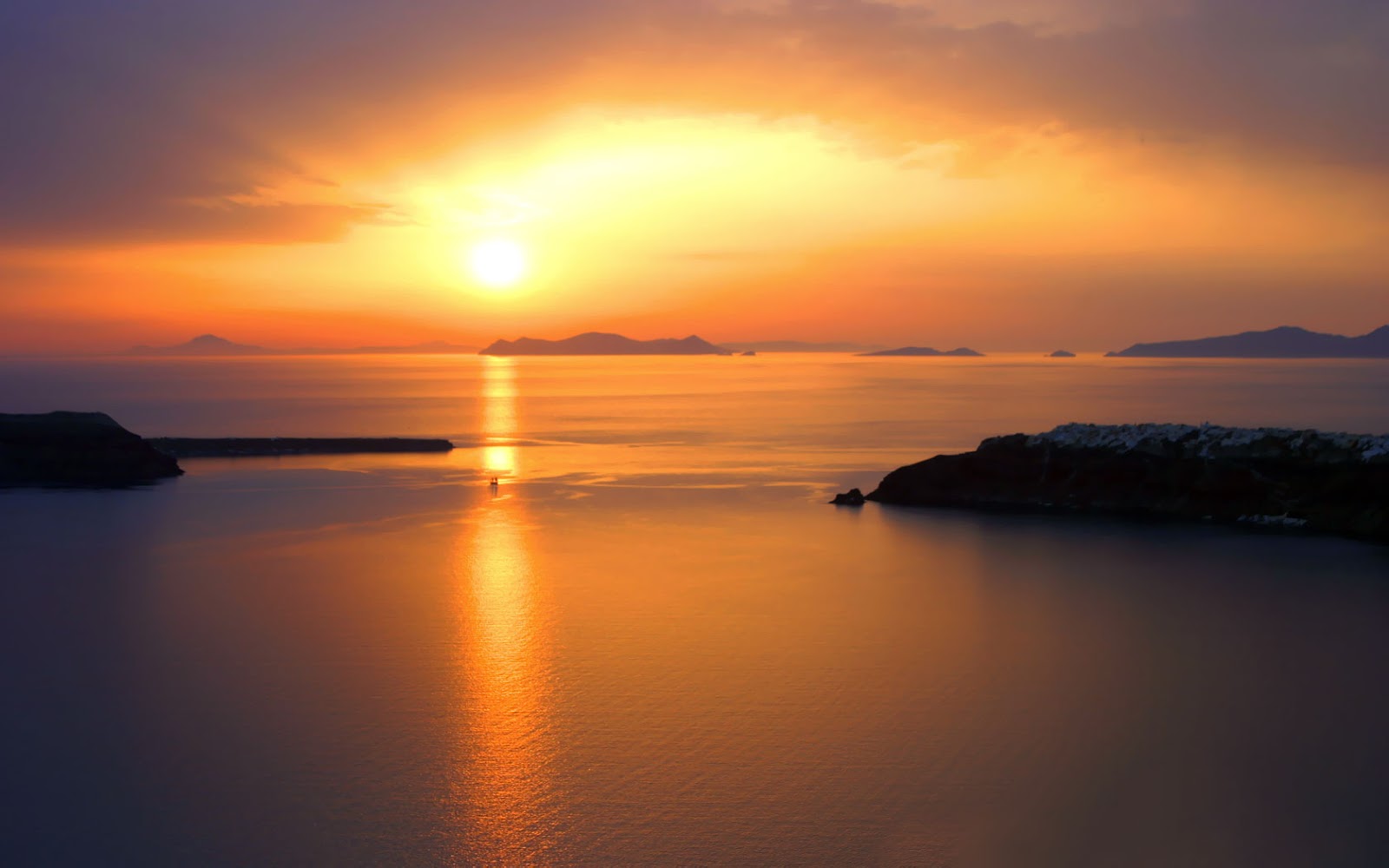 Santorini's Hidden Sunset Spots: Escape the Crowds for Breathtaking Views